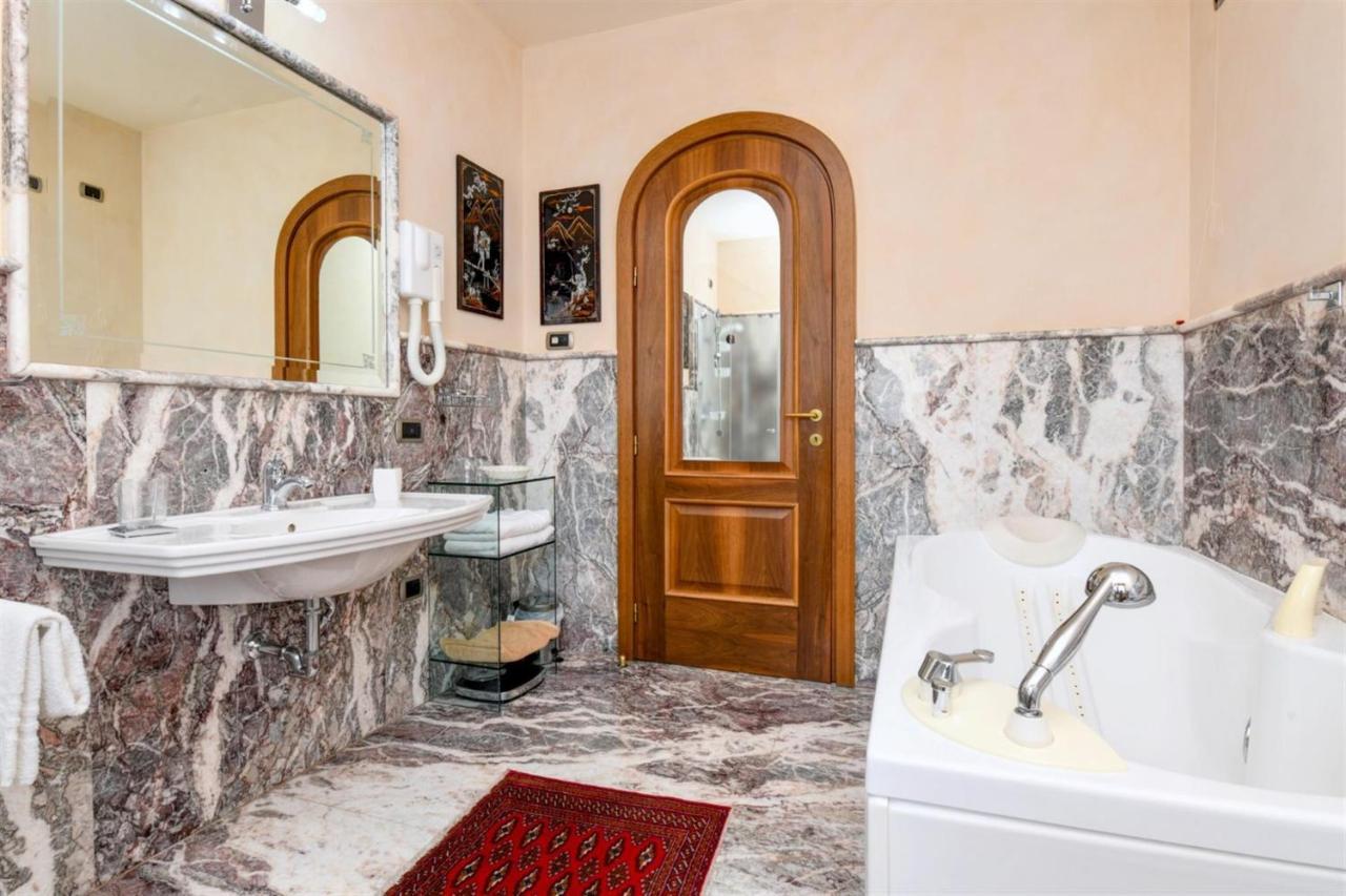 Private Luxury Villa With Pool Moniga del Garda Exterior foto